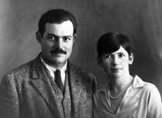 Ernest_and_Pauline_Hemingway%2C_Paris%2C_1927